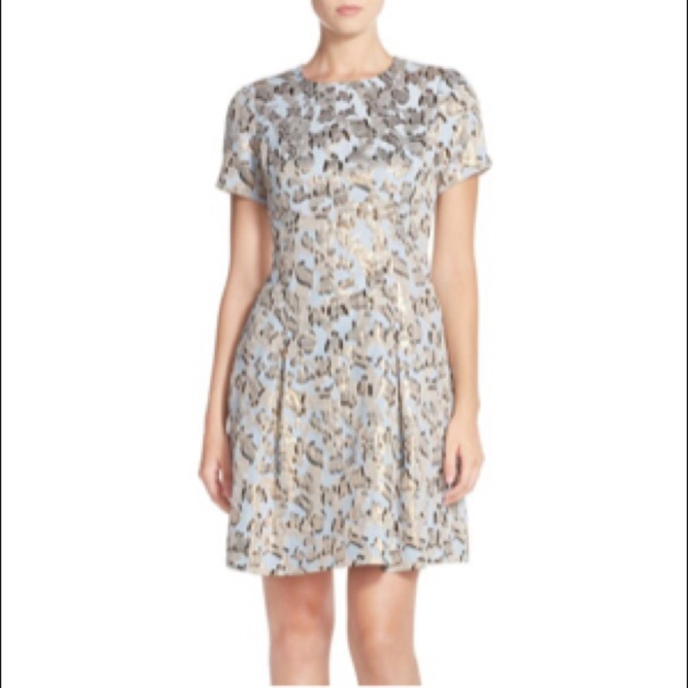 Vince Camuto Metallic Flare